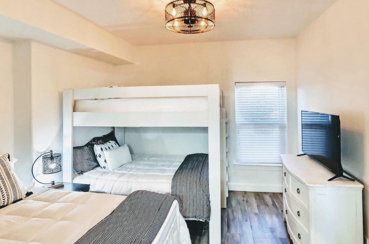 Barefoot Bliss - Beachfront Condo - Sleeps 12 파나마 시티 외부 사진