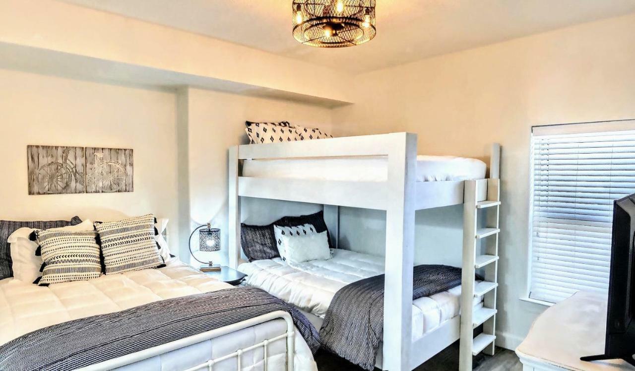 Barefoot Bliss - Beachfront Condo - Sleeps 12 파나마 시티 외부 사진